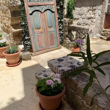 Butterfly Rhodes Old Town House Будинок відпочинку *