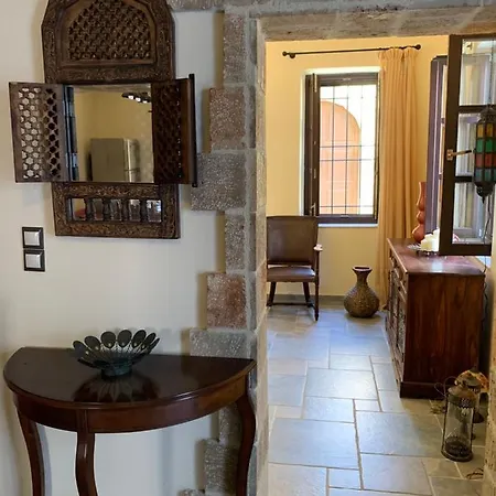 펜션 Butterfly Rhodes Old Town House